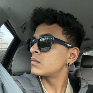 Meet your Posher, Alex steven